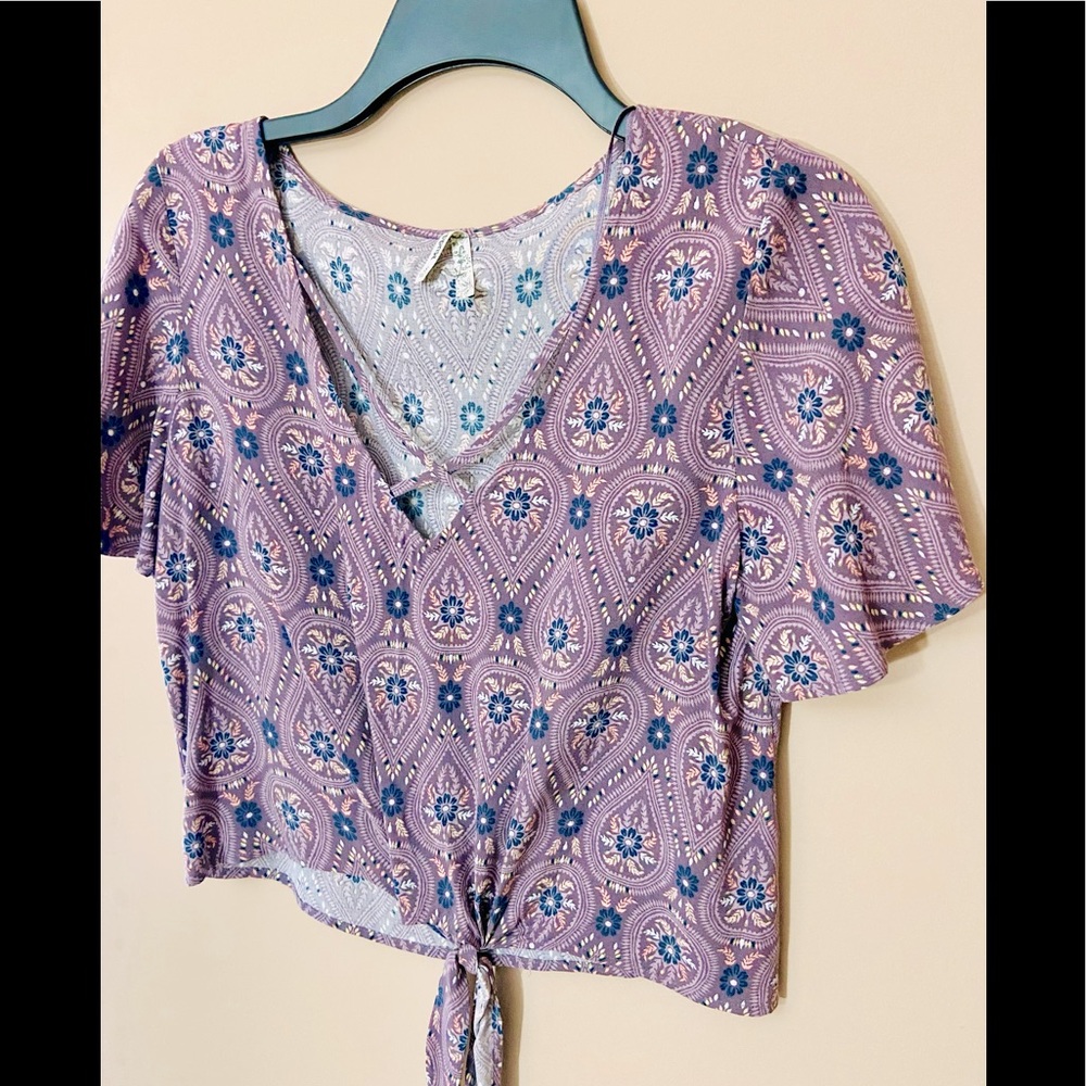 Mudd- tie front crop top